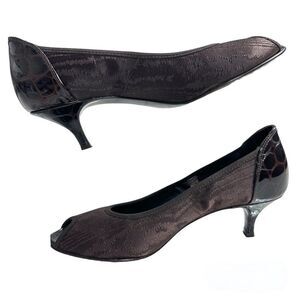 Donald J Pliner Dorba Pumps Shoes 6,5 Brown Peep Toe Kitten Heel Made in Italy